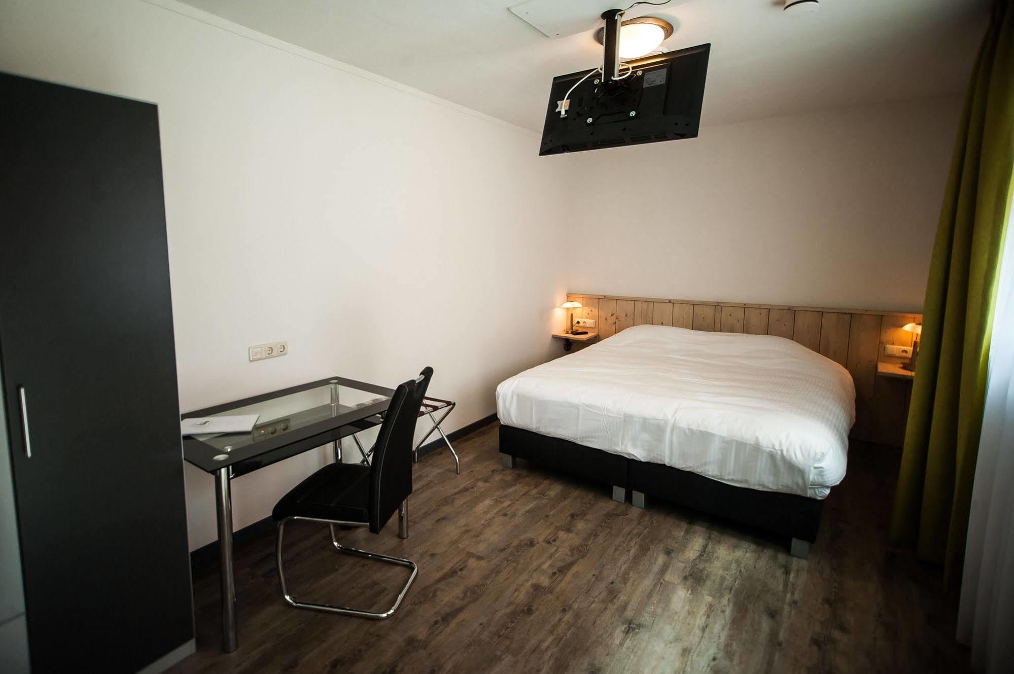 Hotel Taurus เกิค ภายนอก รูปภาพ