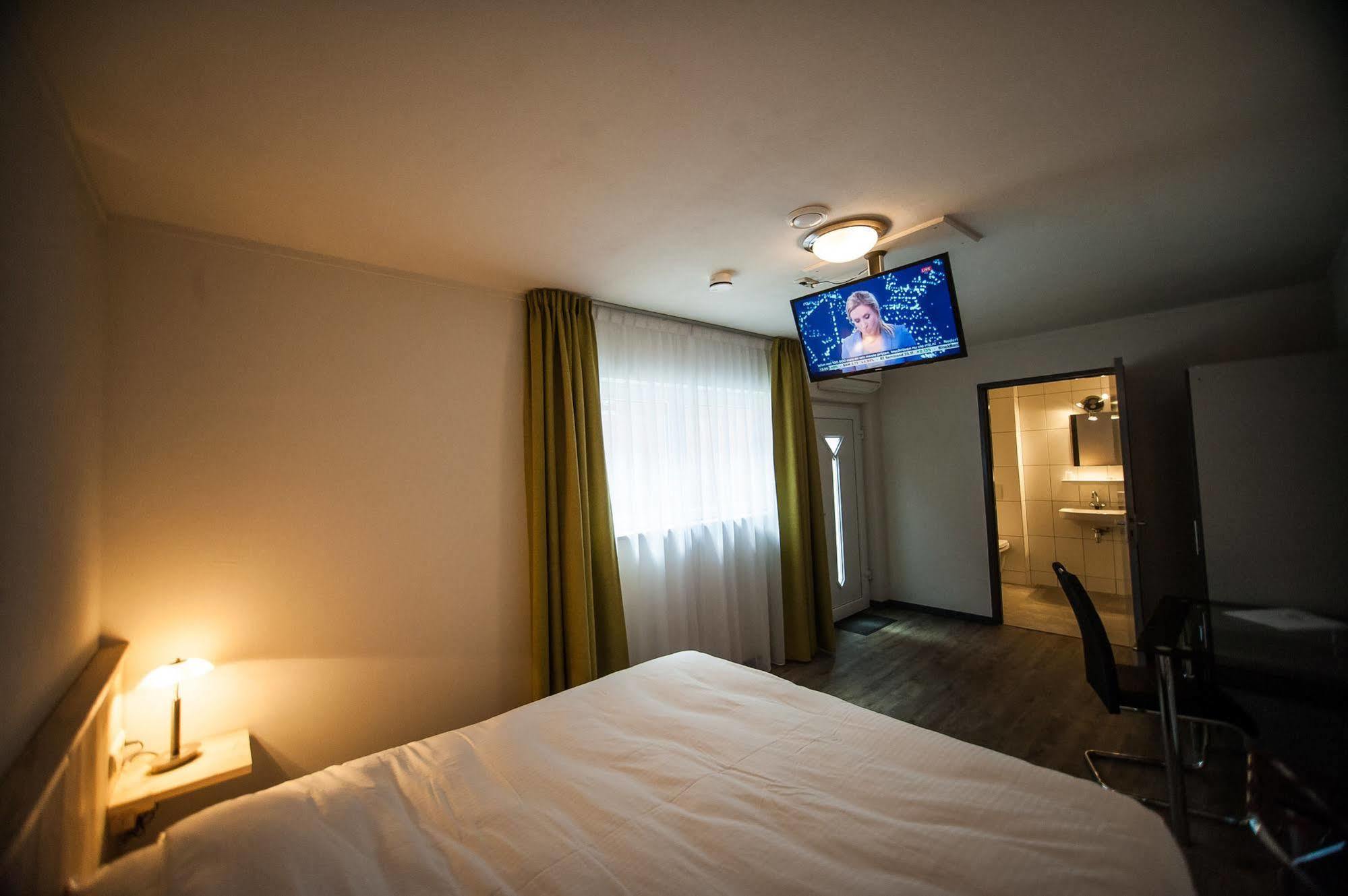 Hotel Taurus เกิค ภายนอก รูปภาพ