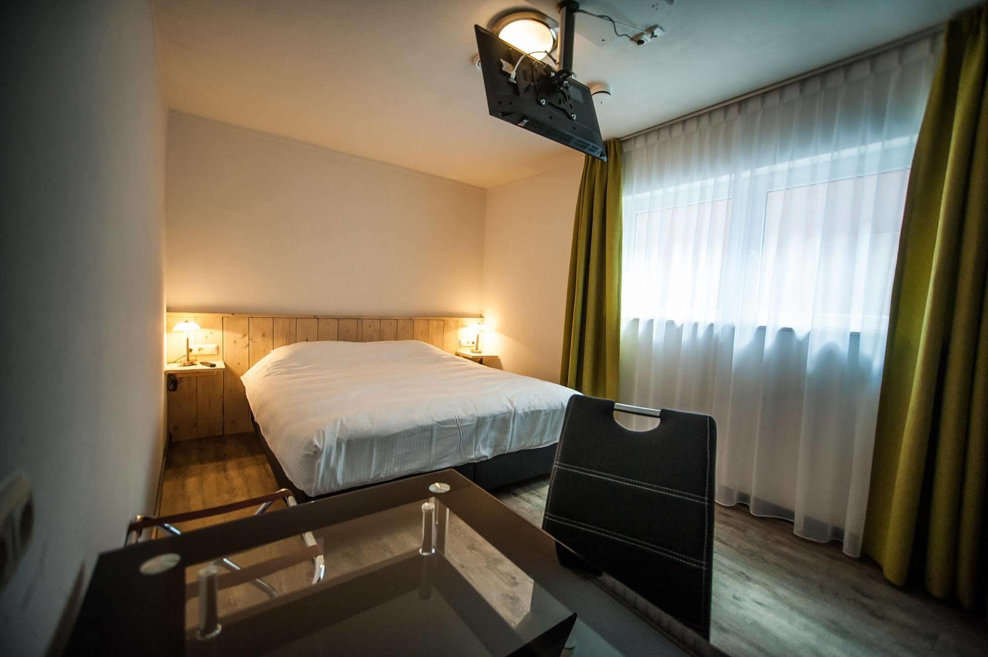 Hotel Taurus เกิค ภายนอก รูปภาพ